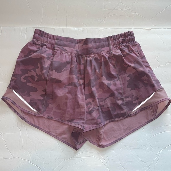 Lululemon 8 Tall Hotty Hot Short Incognito Camo Pink Taupe Multi/Pink Taupe - Picture 1 of 12